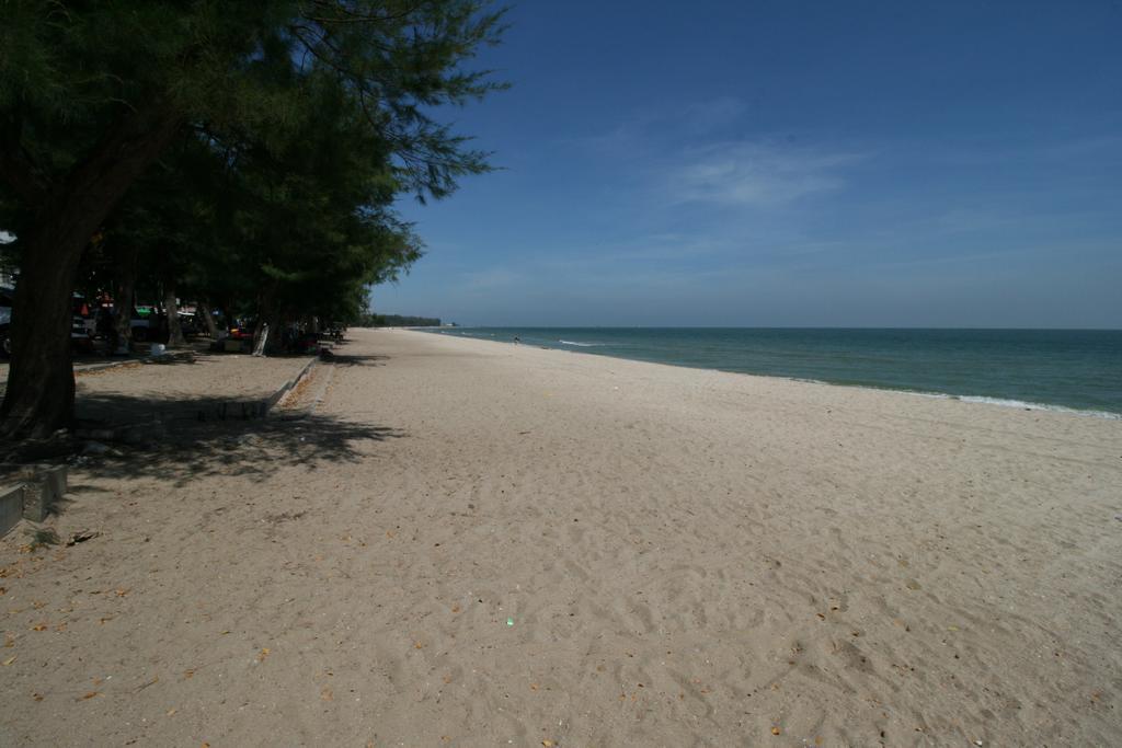 Beachfront Hotel Cha Am Cha-Am Εξωτερικό φωτογραφία